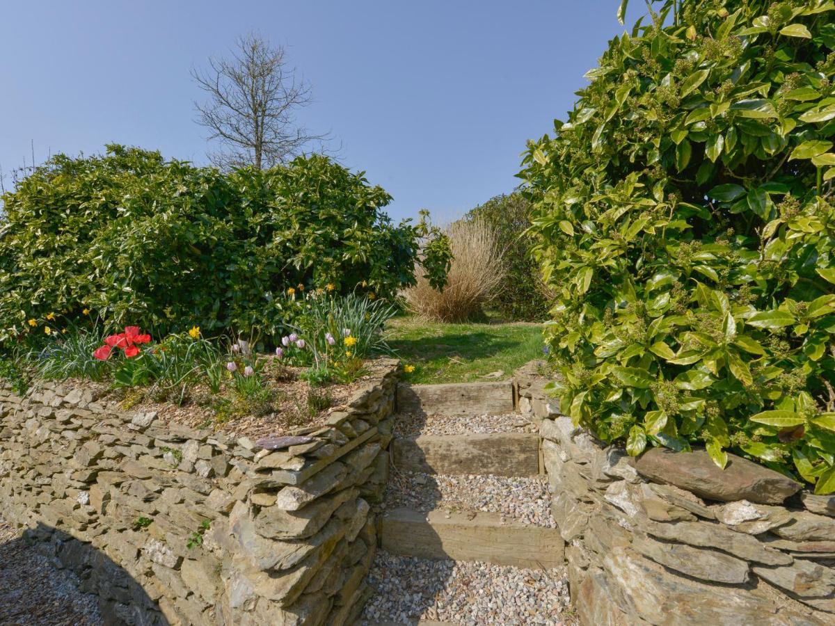 Lily Cottage Looe Bagian luar foto