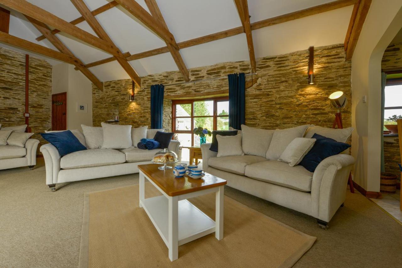 Lily Cottage Looe Bagian luar foto