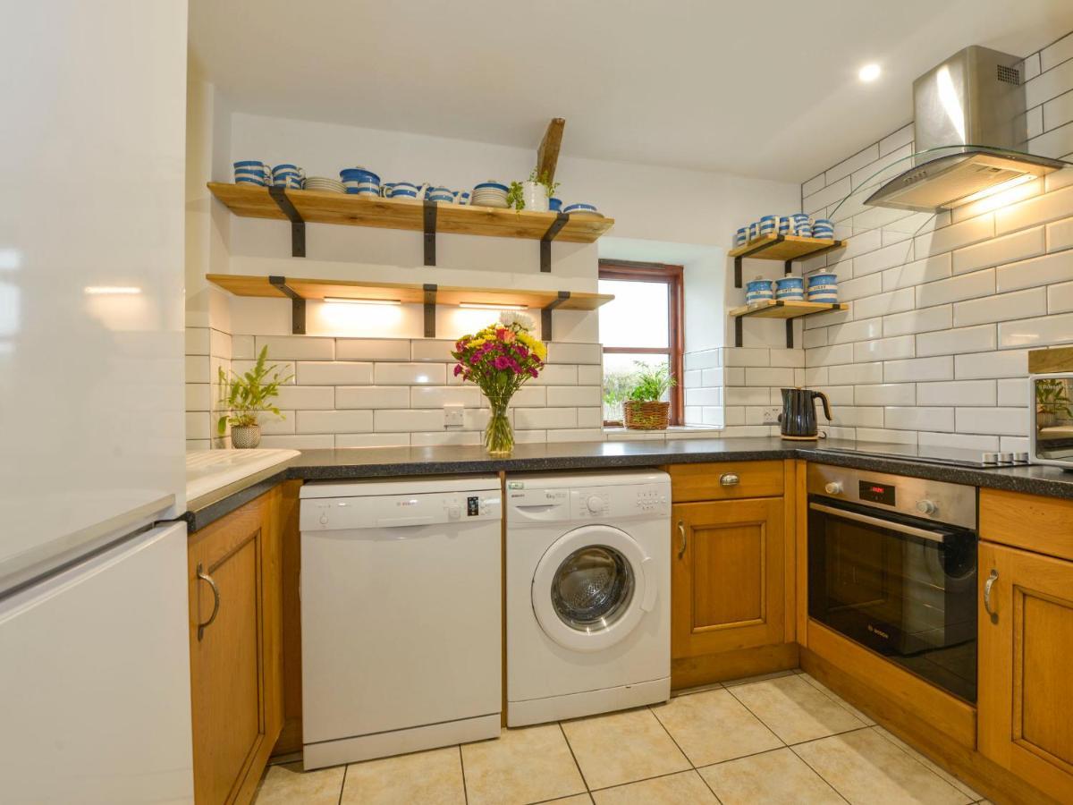 Lily Cottage Looe Bagian luar foto
