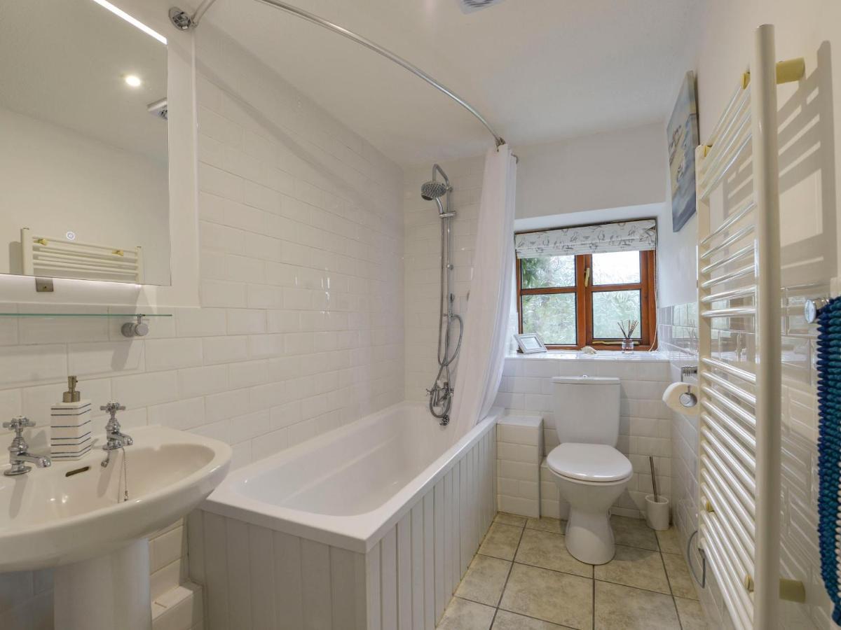 Lily Cottage Looe Bagian luar foto