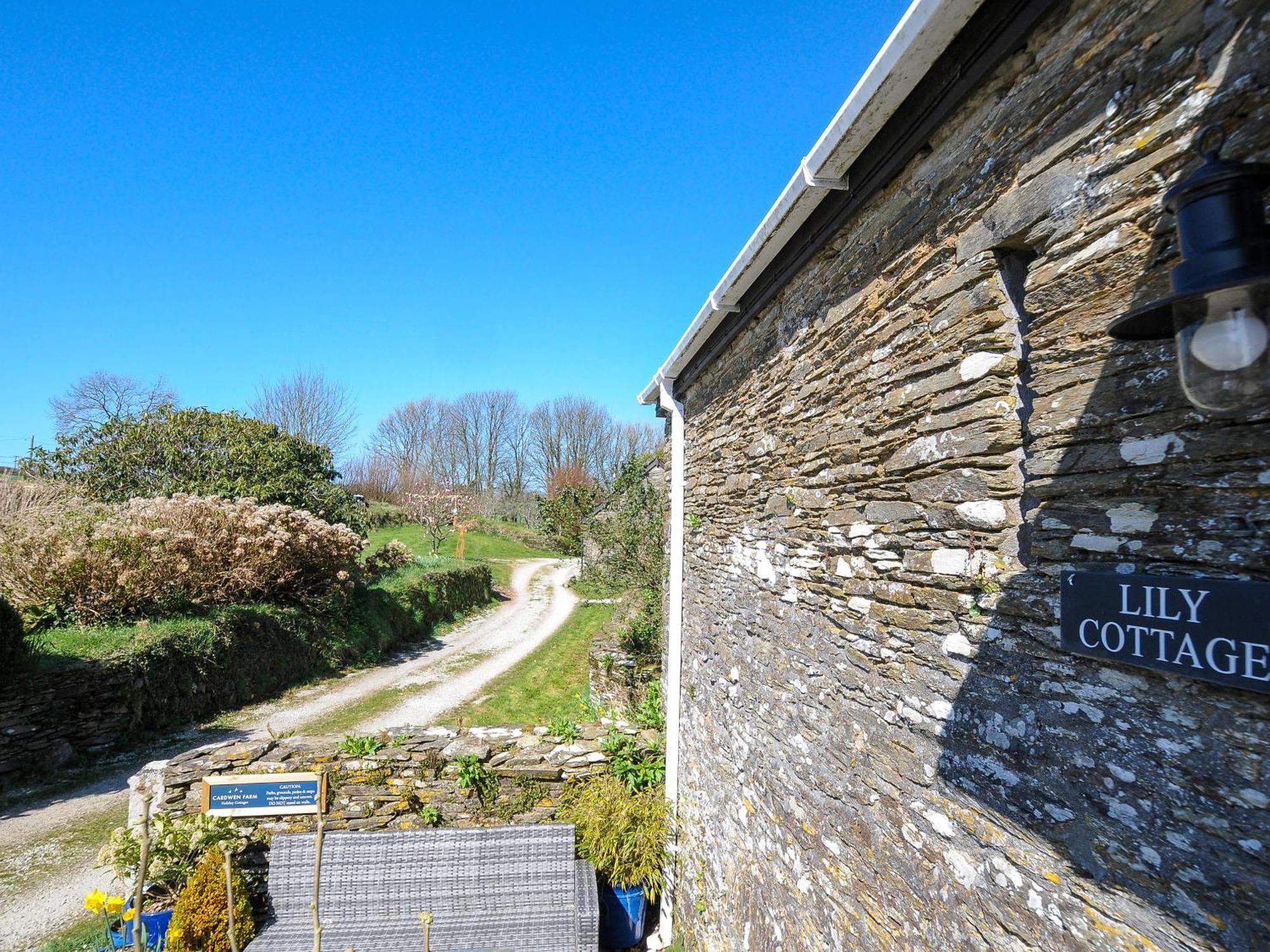 Lily Cottage Looe Bagian luar foto